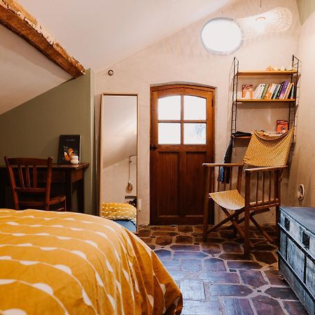 Chambre Ou Gite Dans Une Maison De Montagne - De Suzon A Zelie Entraigues  Buitenkant foto