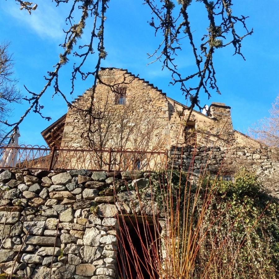 Chambre Ou Gite Dans Une Maison De Montagne - De Suzon A Zelie Entraigues  Buitenkant foto