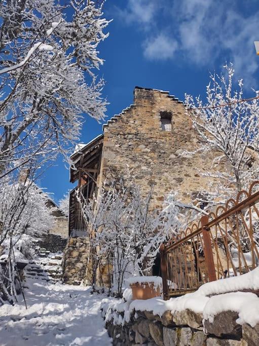 Chambre Ou Gite Dans Une Maison De Montagne - De Suzon A Zelie Entraigues  Buitenkant foto